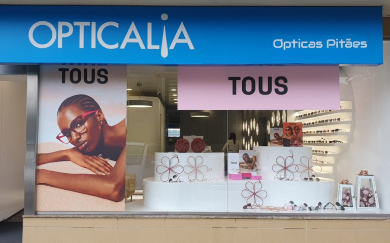 aplicação de vinil em montra